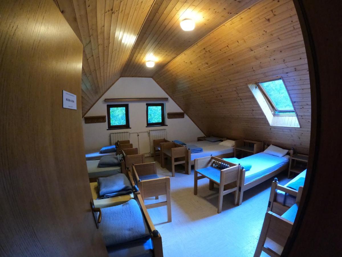 Pus Bavsica Hostel Log pod Mangartom ภายนอก รูปภาพ